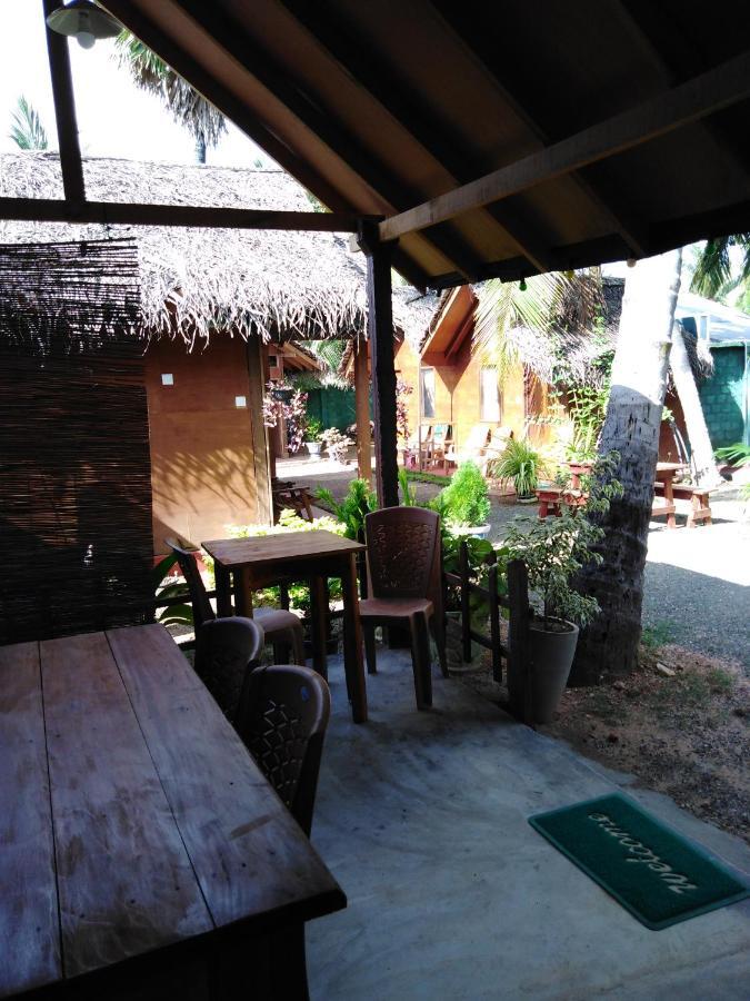 Blue Ocean Cabana Hotel Trincomalee Buitenkant foto